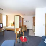 In With Community Pool Apartament