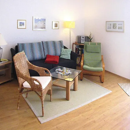 Apartment In With Community Pool *